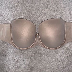 Chantelle Strapless Bra, US 32DDD, excellent condition.